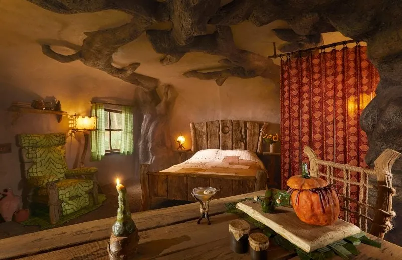 Interior de Airbnb en el pantano de Shrek