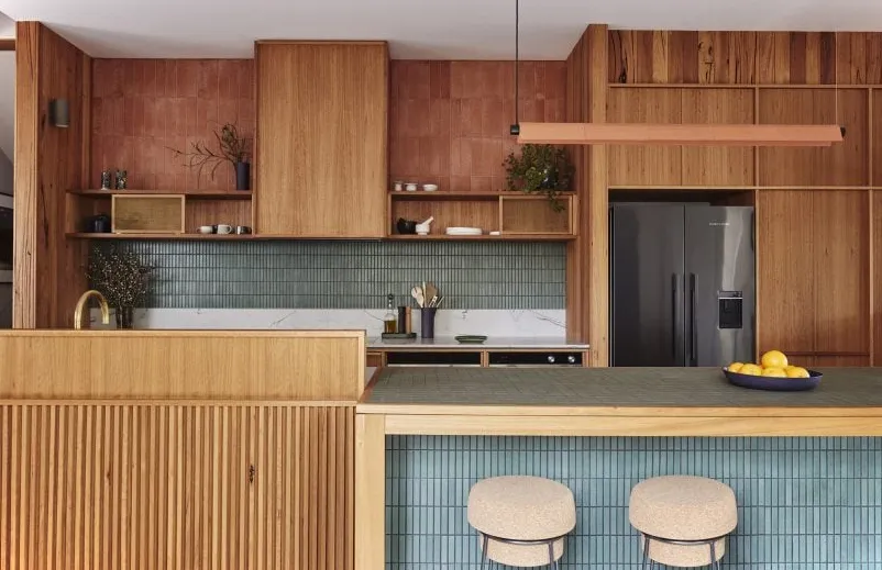 Cocina de West Bend House en Melbourne, diseñada por Brave New Eco